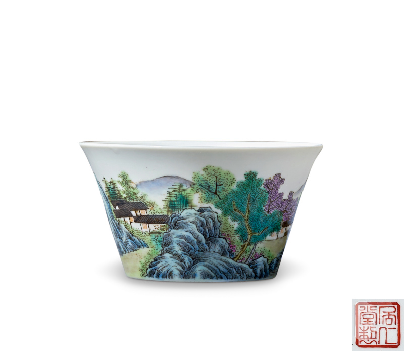 民国 粉彩山水纹马蹄杯